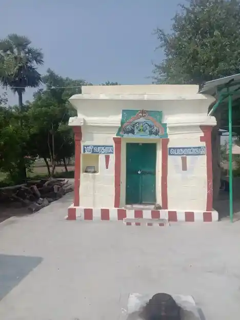 Arulmigu Varatharaja Perumal Temple, T.Kokulam - 625022 Arulmigu Varatharaja Perumal Temple, T.Kokulam - 625022, Madurai - Ancient Temple Architecture and History Image 2