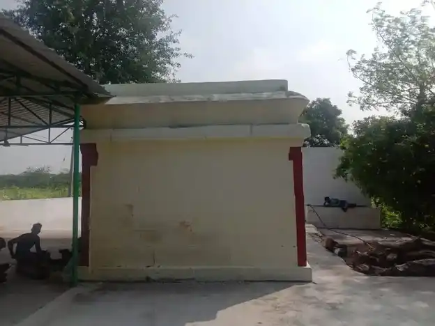 Arulmigu Varatharaja Perumal Temple, T.Kokulam - 625022 Arulmigu Varatharaja Perumal Temple, T.Kokulam - 625022, Madurai - Ancient Temple Architecture and History Image 3