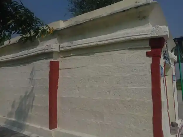 Arulmigu Varatharaja Perumal Temple, T.Kokulam - 625022 Arulmigu Varatharaja Perumal Temple, T.Kokulam - 625022, Madurai - Ancient Temple Architecture and History Image 5