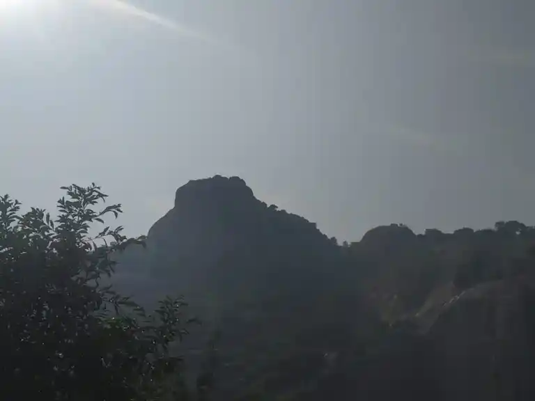 Arulmigu Varatharaja Perumal Temple, Thevenkurichi - 625703 அருள்மிகு வரதராஜ பெருமாள் திருக்கோவில், Thevenkurichi - 625703, Madurai - Ancient Temple Architecture and History Image 3