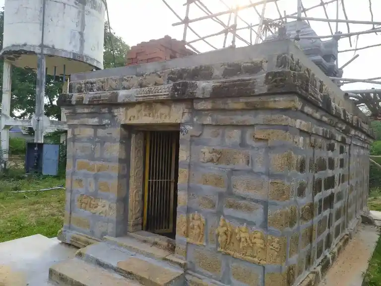 Arulmigu Varatharaja Perumal Temple, Thunijapadi - 621716 அருள்மிகு வரதராஜப்பெருமாள் திருக்கோயில், துணிஞ்சப்பாடி - 621716, Perambalur - Ancient Temple Architecture and History Image 2