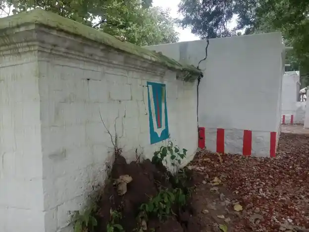 Arulmigu Varatharaja Perumal Temple, Unnipatti - 625706 Arulmigu Varatharaja Perumal Temple, Unnipatti - 625706, Madurai - Ancient Temple Architecture and History Image 5