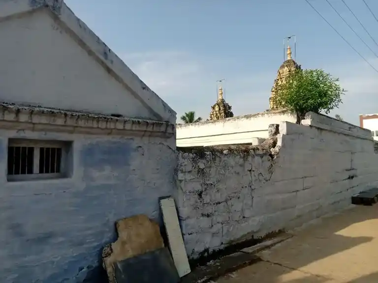 Arulmigu Varatharaja Perumal Temple, Vadugam - 637407 அருள்மிகு வரதராஜப் பெருமாள் திருக்கோயில், Vadugam - 637407, Namakkal - Ancient Temple Architecture and History Image 4