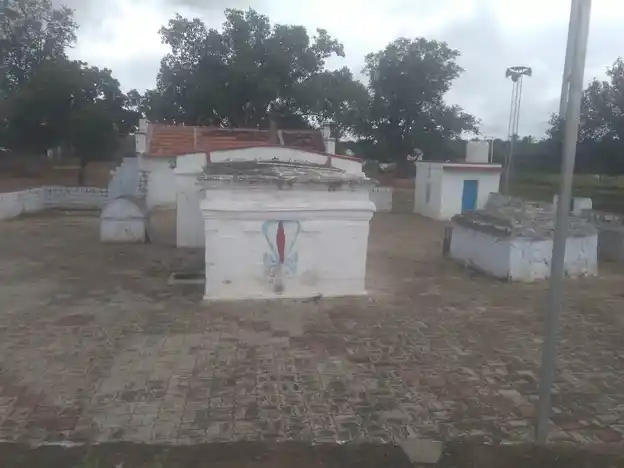 Arulmigu Varatharaja Perumal Temple, Valayapatti - 621311 அருள்மிகு வரதராஜ பெருமாள் திருக்கோயில், Valayapatti - 621311, Thiruchirappalli - Ancient Temple Architecture and History Image 4