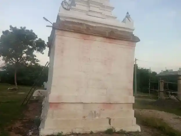 Arulmigu Varatharaja Perumal Temple, Vannankulam - 625706 அருள்மிகு வரதராஜப்பெருமாள் திருக்கோயில், Vannankulam - 625706, Madurai - Ancient Temple Architecture and History Image 2