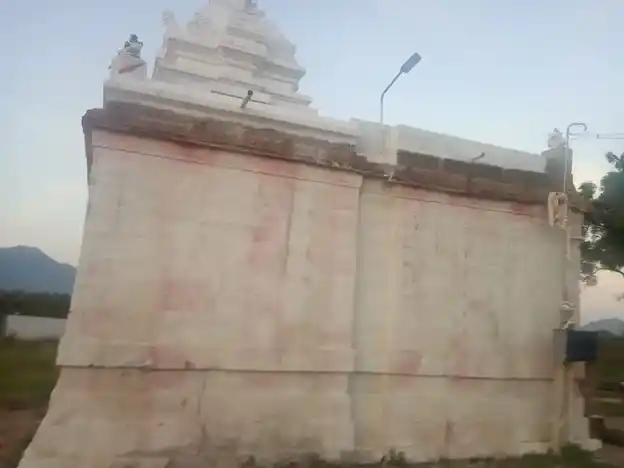 Arulmigu Varatharaja Perumal Temple, Vannankulam - 625706 அருள்மிகு வரதராஜப்பெருமாள் திருக்கோயில், Vannankulam - 625706, Madurai - Ancient Temple Architecture and History Image 4