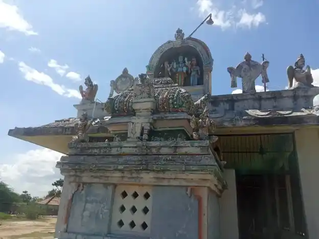 Arulmigu Varatharaja Perumal Temple, Vattanur, Vattanur - 614630 அருள்மிகு வரதராஜப்பெருமாள் திருக்கோயில், வேட்டனுார், அறந்தாங்கி வட்டம் - 614630, Pudukkottai - Ancient Temple Architecture and History Image 5