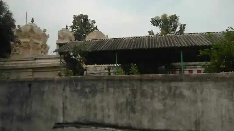 Arulmigu Varatharajaperumal Attached With Mathuranthaga Soleeshwarar Temple, Thozhuthur - 606607 அருள்மிகு வரதராஜப்பெருமாள், மதுராந்தக சோளீஸ்வரர் திருக்கோயில், Thozhuthur - 606607, Cuddalore - Ancient Temple Architecture and History Image 2