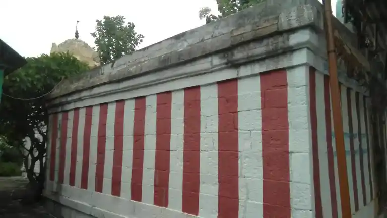 Arulmigu Varatharajaperumal Attached With Mathuranthaga Soleeshwarar Temple, Thozhuthur - 606607 அருள்மிகு வரதராஜப்பெருமாள், மதுராந்தக சோளீஸ்வரர் திருக்கோயில், Thozhuthur - 606607, Cuddalore - Ancient Temple Architecture and History Image 4