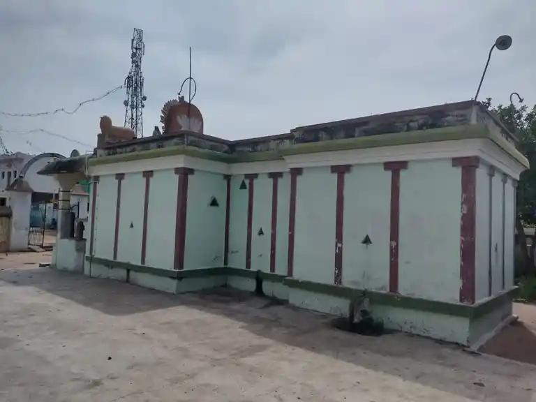 Arulmigu Varatharajaperumal Margasagayaeswarar Temple, Kazvannkampadi - 606707 அருள்மிகு வரதராஜப்பெருமாள் மற்றும் மார்க்கசகாய ஈஸ்வரர் திருக்கோயில், Kazvannkampadi - 606707, Tiruvannamalai - Ancient Temple Architecture and History Image 2