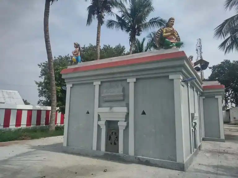 Arulmigu Varatharajaperumal Margasagayaeswarar Temple, Kazvannkampadi - 606707 அருள்மிகு வரதராஜப்பெருமாள் மற்றும் மார்க்கசகாய ஈஸ்வரர் திருக்கோயில், Kazvannkampadi - 606707, Tiruvannamalai - Ancient Temple Architecture and History Image 4