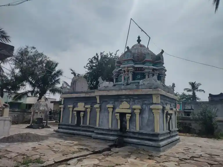 Arulmigu Varatharajaperumal Margasagayaeswarar Temple, Kazvannkampadi - 606707 அருள்மிகு வரதராஜப்பெருமாள் மற்றும் மார்க்கசகாய ஈஸ்வரர் திருக்கோயில், Kazvannkampadi - 606707, Tiruvannamalai - Ancient Temple Architecture and History Image 5