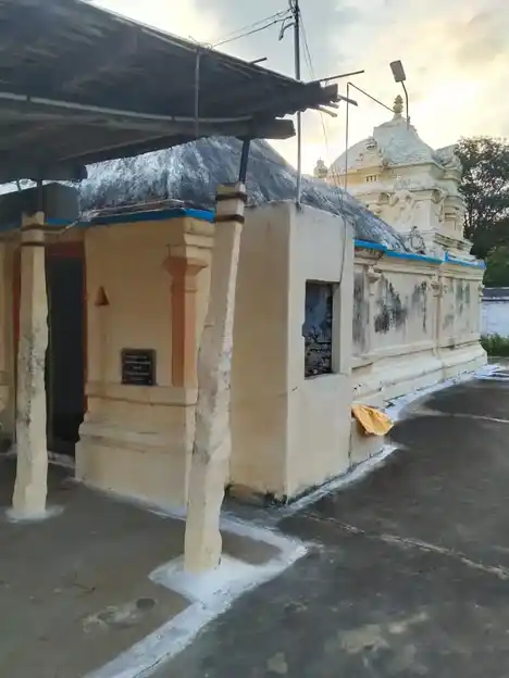 Arulmigu Varatharajaperumal @ Sendrayaperumal Temple, Vellitiruppur - 638501 Arulmigu Varatharajaperumal @ Sendrayaperumal Temple,  - 638501, Erode - Ancient Temple Architecture and History Image 6