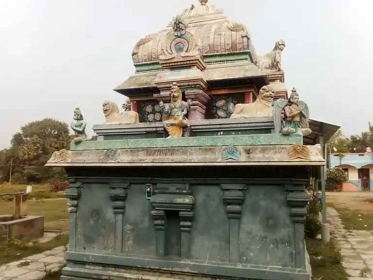 Arulmigu Varatharajaperumal Temple, Annamputhur - 604102 அருள்மிகு வரதராஜப்பெருமாள் திருக்கோயில், Annamputhur - 604102, Viluppuram - Ancient Temple Architecture and History Image 4