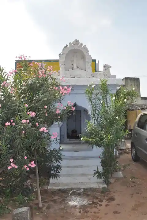 Arulmigu Varatharajaperumal Temple, Aravakkuruchi - 639201 அருள்மிகு வரதராஜப்பெருமாள் திருக்கோயில், Aravakkuruchi - 639201, Karur - Ancient Temple Architecture and History Image 2