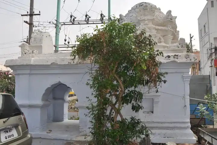 Arulmigu Varatharajaperumal Temple, Aravakkuruchi - 639201 அருள்மிகு வரதராஜப்பெருமாள் திருக்கோயில், Aravakkuruchi - 639201, Karur - Ancient Temple Architecture and History Image 3