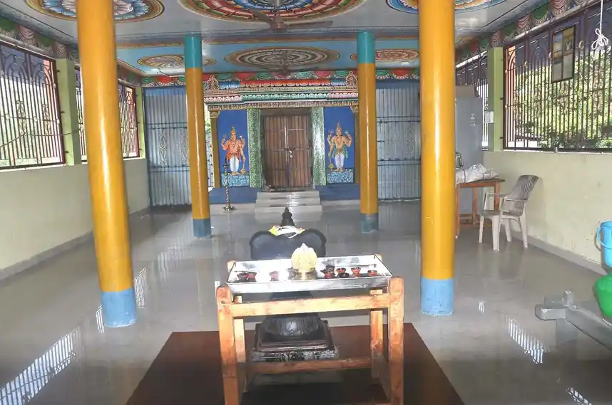 Arulmigu Varatharajaperumal Temple, Eenaiperiavattam - 612501 Arulmigu Varatharajaperumal Temple, Eenaiperiavattam - 612501, Thanjavur - Ancient Temple Architecture and History Image 3