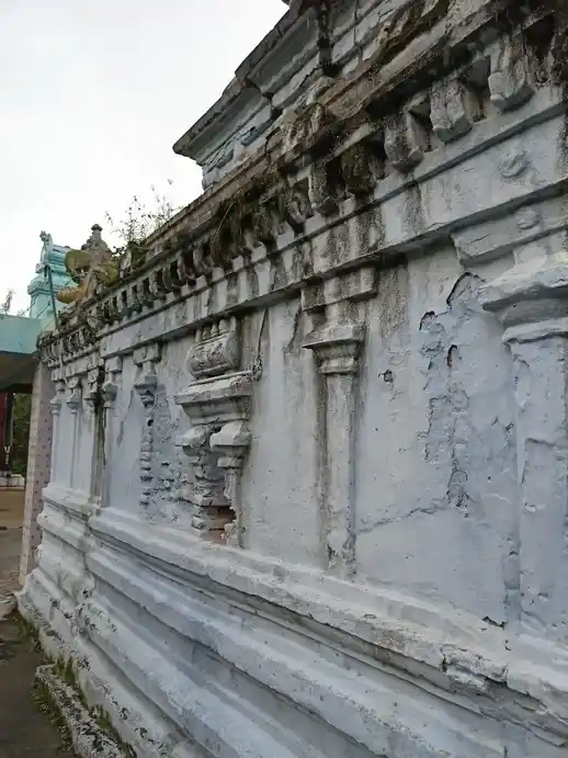 Arulmigu Varatharajaperumal Temple, Govt School Back Side, Agaram - 635204 Arulmigu Varatharajaperumal Temple, Govt School Back Side, Agaram - 635204, Krishnagiri - Ancient Temple Architecture and History Image 2