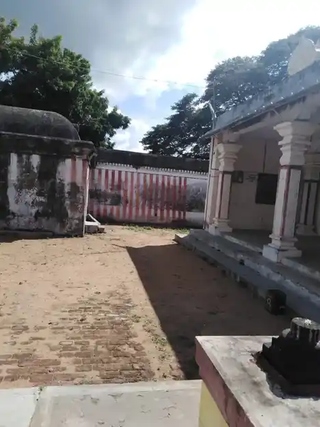 Arulmigu Varatharajaperumal Temple, Haridwaramangalam - 612802 அருள்மிகு வரதராஜபெருமாள் திருக்கோயில், ஹரித்துவாரமங்கலம் - 612802, Thiruvarur - Ancient Temple Architecture and History Image 2