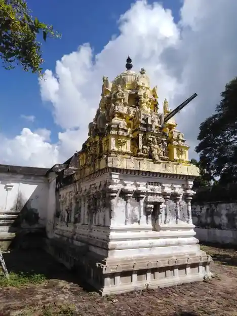 Arulmigu Varatharajaperumal Temple, Haridwaramangalam - 612802 அருள்மிகு வரதராஜபெருமாள் திருக்கோயில், ஹரித்துவாரமங்கலம் - 612802, Thiruvarur - Ancient Temple Architecture and History Image 5