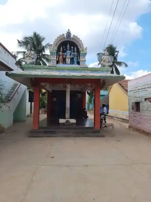 Arulmigu Varatharajaperumal Temple, Kollanagamangalam - 635104 அருள்மிகு வரதராஜப்பெருமாள் திருக்கோயில், கொல்லநாகமங்கலம் - 635104, Krishnagiri - Ancient Temple Architecture and History Image 3