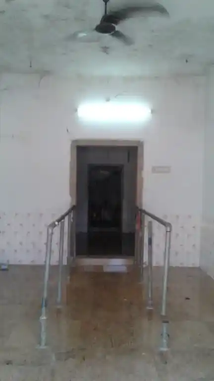 Arulmigu Varatharajaperumal Temple, Koolayanur, Chinnamanur - 625515 அருள்மிகு வரதராஜப்பெருமாள் திருக்கோயில், கூழையனூர், சின்னமனுர் - 625515, Theni - Ancient Temple Architecture and History Image 3