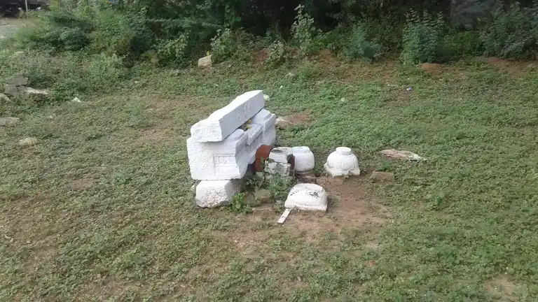 Arulmigu Varatharajaperumal Temple, Koombur - 624710 அருள்மிகு வரதராஜப்பெருமாள் திருக்கோயில், கூம்பூர் - 624710, Dindigul - Ancient Temple Architecture and History Image 3