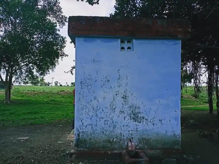 Arulmigu Varatharajaperumal Temple, Kumilangulam, Kumilangulam - 626130 அருள்மிகு வரதராஜப் பெருமாள் திருக்கோயில், குமிழங்குளம், குமிழங்குளம் - 626130, Virudhunagar - Ancient Temple Architecture and History Image 3