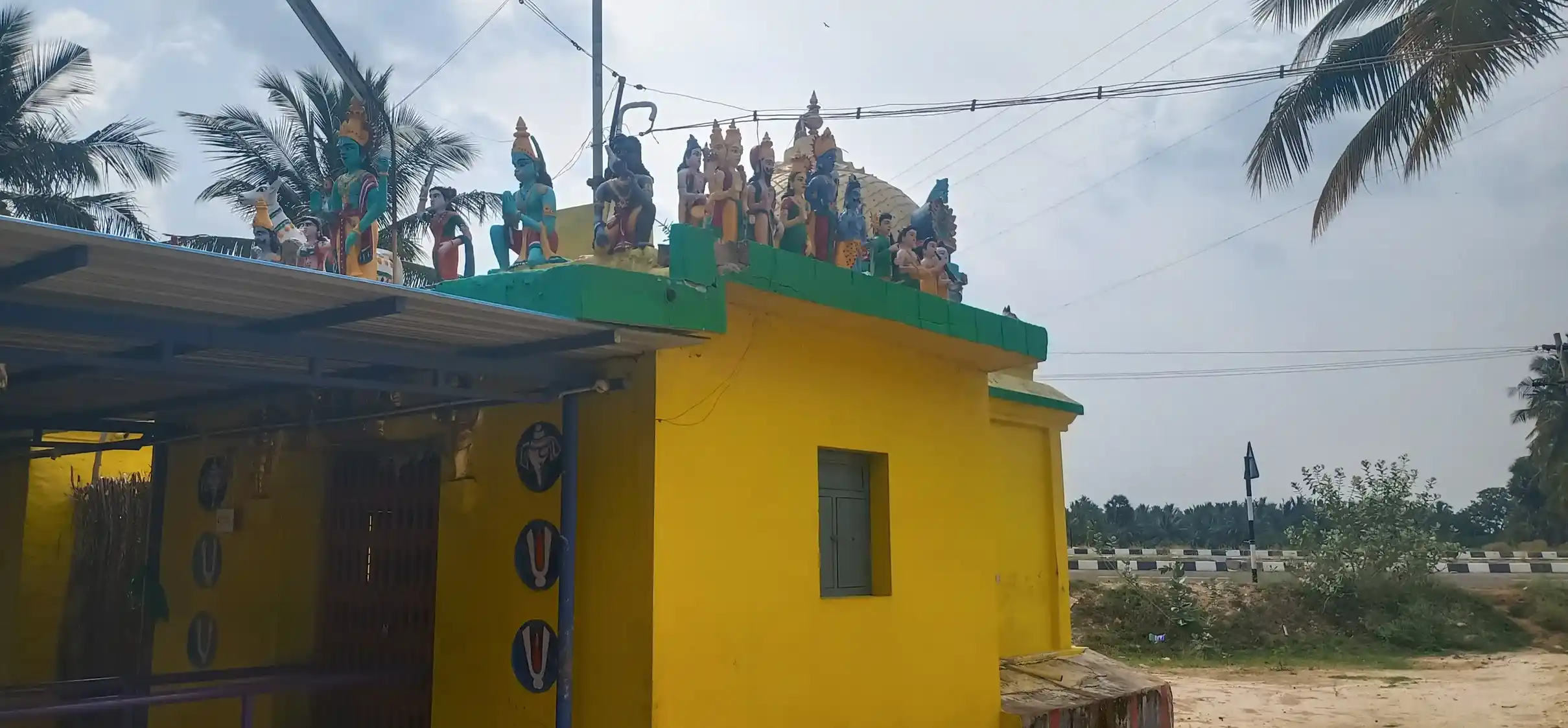 Arulmigu Varatharajaperumal Temple, Lakkaiyankottai - 624619 அருள்மிகு வரதராஜபெருமாள் திருக்கோயில், Lakkaiyankottai - 624619, Dindigul - Ancient Temple Architecture and History Image 2