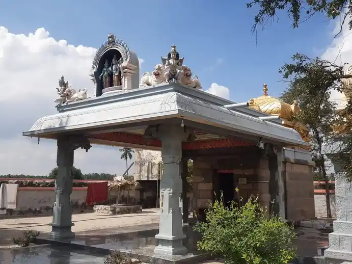 Arulmigu Varatharajaperumal Temple, Lakkamanayakkanpatty - 638111 அருள்மிகு வரதராஜப்பெருமாள் திருக்கோயில், Lakkamanayakkanpatty - 638111, Tiruppur - Ancient Temple Architecture and History Image 4