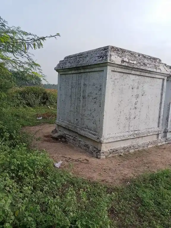 Arulmigu Varatharajaperumal Temple, Mungil Thozhuluvu - 642202