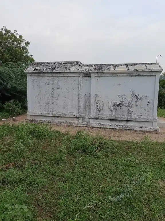 Arulmigu Varatharajaperumal Temple, Mungil Thozhuluvu - 642202 அருள்மிகு வரதராஜப்பெருமாள் திருக்கோயில், Mungil Thozhuluvu - 642202, Tiruppur - Ancient Temple Architecture and History Image 4