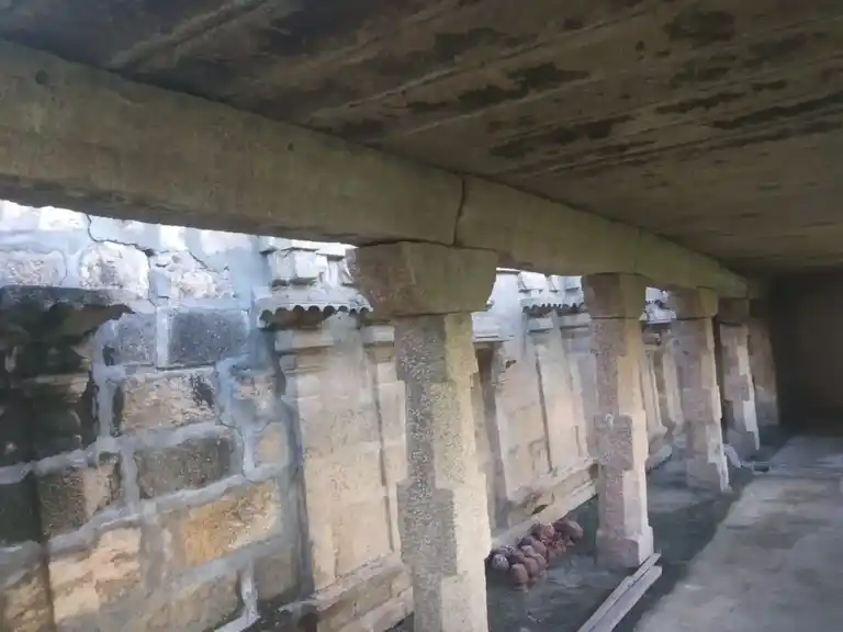 Arulmigu Varatharajaperumal Temple, Perungarunai - 623601 அருள்மிகு வரதராஜப்பெருமாள் திருக்கோயில், பெருங்கருனை - 623601, Ramanathapuram - Ancient Temple Architecture and History Image 5