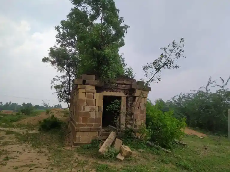 Arulmigu Varatharajaperumal Temple, Ranganathapuram - 621107 அருள்மிகு வரதராஜப்பெருமாள் திருக்கோயில், Ranganathapuram - 621107, Perambalur - Ancient Temple Architecture and History Image 2