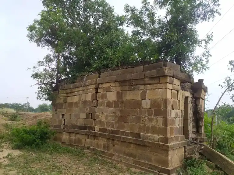 Arulmigu Varatharajaperumal Temple, Ranganathapuram - 621107 அருள்மிகு வரதராஜப்பெருமாள் திருக்கோயில், Ranganathapuram - 621107, Perambalur - Ancient Temple Architecture and History Image 4