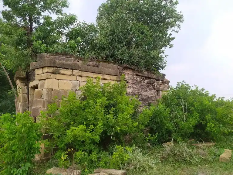 Arulmigu Varatharajaperumal Temple, Ranganathapuram - 621107 அருள்மிகு வரதராஜப்பெருமாள் திருக்கோயில், Ranganathapuram - 621107, Perambalur - Ancient Temple Architecture and History Image 5