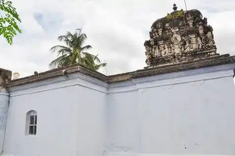 Arulmigu Varatharajaperumal Temple, Sikkarasampalayam - 638401 அருள்மிகு வரதராஜ் பெருமாள் திருக்கோயில், Sikkarasampalayam - 638401, Erode - Ancient Temple Architecture and History Image 2