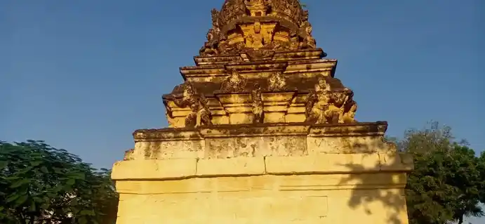 Arulmigu Varatharajaperumal Temple, Sitharevu - 624228 அருள்மிகு வரதராஜப்பெருமாள் திருக்கோயில், சித்தரேவு - 624228, Dindigul - Ancient Temple Architecture and History Image 4