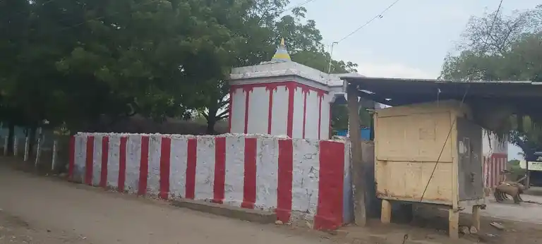 Arulmigu Varatharajaperumal Temple, Suraikkaypatti - 628902 அருள்மிகு வரதராஜப் பெருமாள் திருக்கோயில், Suraikkaypatti - 628902, Thoothukudi - Ancient Temple Architecture and History Image 4