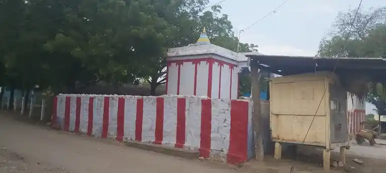 Arulmigu Varatharajaperumal Temple, Suraikkaypatti - 628902 அருள்மிகு வரதராஜப் பெருமாள் திருக்கோயில், Suraikkaypatti - 628902, Thoothukudi - Ancient Temple Architecture and History Image 8
