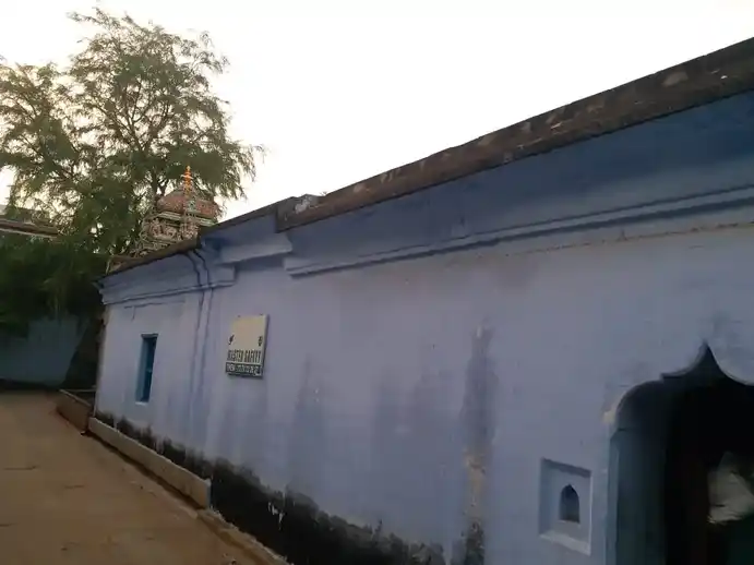 Arulmigu Varatharajaperumal Temple, Thenkarai, Periyakulam - 625601 அருள்மிகு வரதராஜபெருமாள் திருக்கோவில், தென்கரை, பெரியகுளம் - 625601, Theni - Ancient Temple Architecture and History Image 3