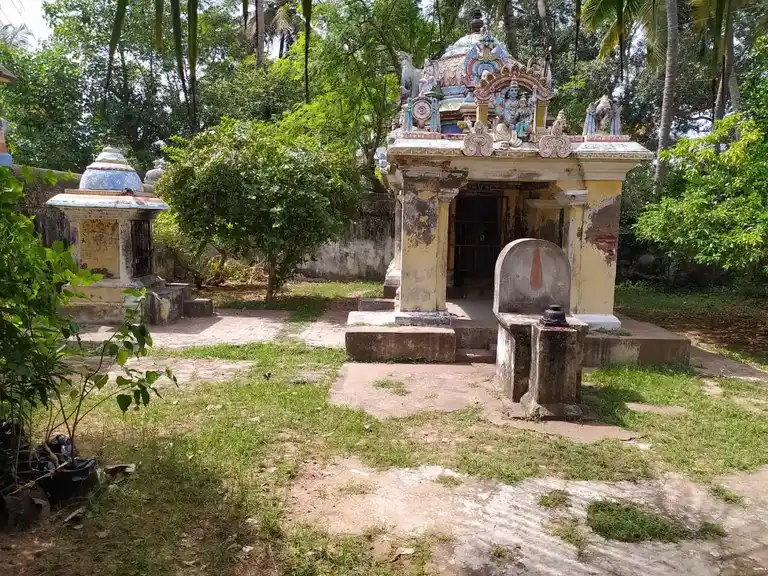 Arulmigu Varatharajaperumal Temple, Thirunallur - 612501 Arulmigu Varatharajaperumal Temple, Thirunallur - 612501, Thanjavur - Ancient Temple Architecture and History Image 2