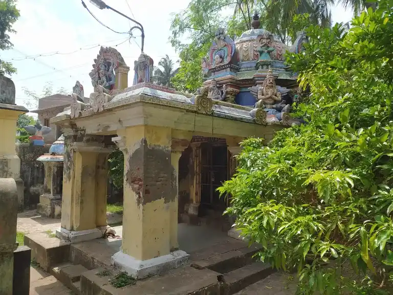 Arulmigu Varatharajaperumal Temple, Thirunallur - 612501 Arulmigu Varatharajaperumal Temple, Thirunallur - 612501, Thanjavur - Ancient Temple Architecture and History Image 5
