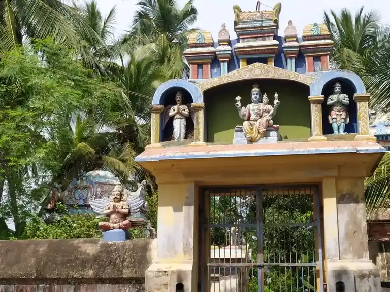 Arulmigu Varatharajaperumal Temple, Thirunallur - 612501 Arulmigu Varatharajaperumal Temple, Thirunallur - 612501, Thanjavur - Ancient Temple Architecture and History Image 7