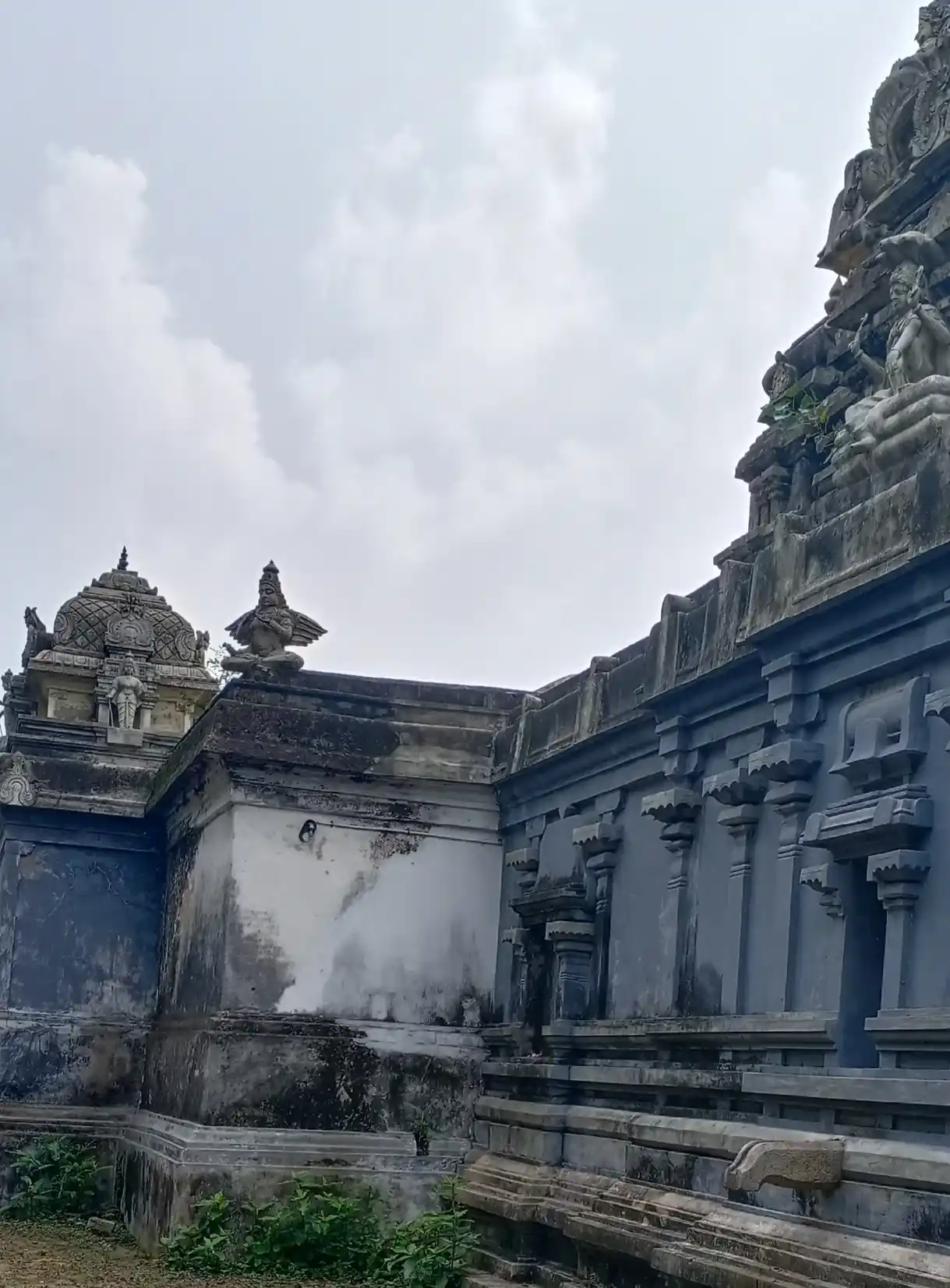 Arulmigu Varatharajaperumal Temple, Thiruvidaikazhi - 609310 அருள்மிகு வரதராஜப்பெருமாள் திருக்கோயில், Thirukalacheri - 609310, Mayiladuthurai - Ancient Temple Architecture and History Image 2