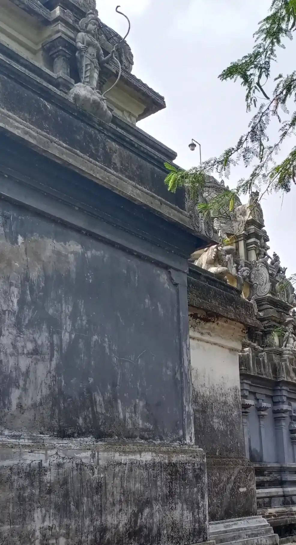 Arulmigu Varatharajaperumal Temple, Thiruvidaikazhi - 609310 அருள்மிகு வரதராஜப்பெருமாள் திருக்கோயில், Thirukalacheri - 609310, Mayiladuthurai - Ancient Temple Architecture and History Image 3