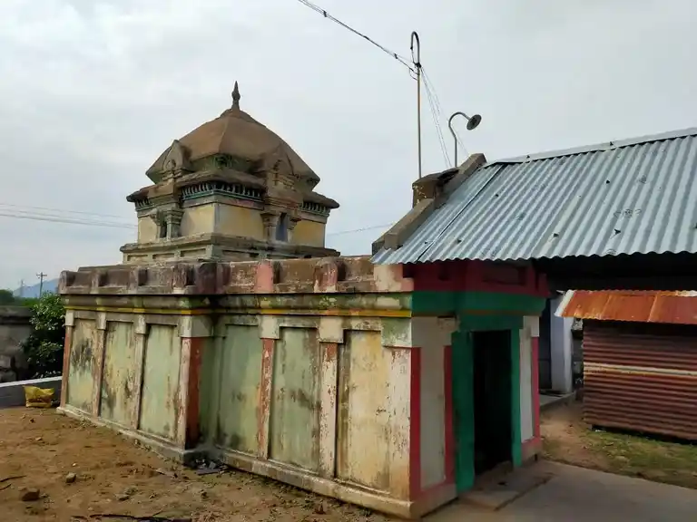 Arulmigu Varatharajaperumal Temple, Thumbalam - 621211 Arulmigu Varatharajaperumal Temple,  - 621211, Thiruchirappalli - Ancient Temple Architecture and History Image 5