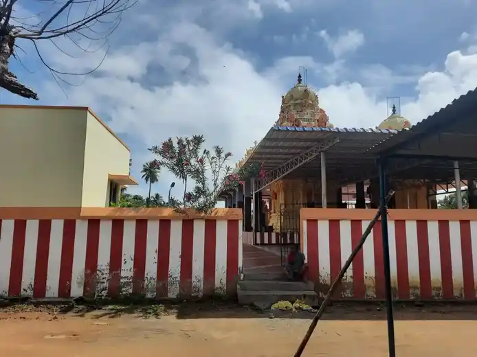 Arulmigu Varatharajaperumal Temple, Ullikkottai, Ullikkottai - 614018 அருள்மிகு வரதராஜபெருமாள் திருக்கோயில், உள்ளிக்கோட்டை, உள்ளிக்கோட்டை - 614018, Thiruvarur - Ancient Temple Architecture and History Image 3