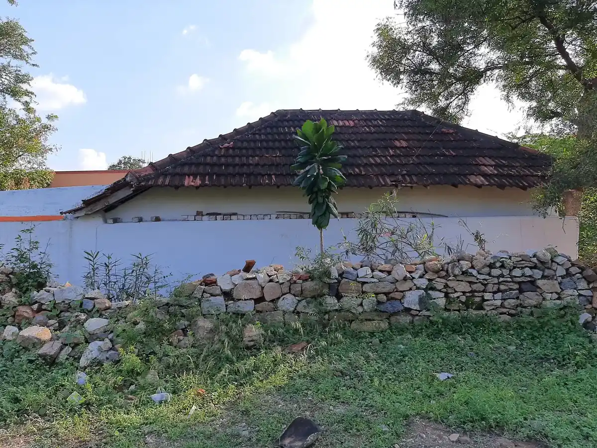 Arulmigu Varatharajaperumal Temple, Valaiayapalayam - 641402 அருள்மிகு வரதராஜப்பெருமாள் திருக்கோயில், Valaiayapalayam - 641402, Coimbatore - Ancient Temple Architecture and History Image 2