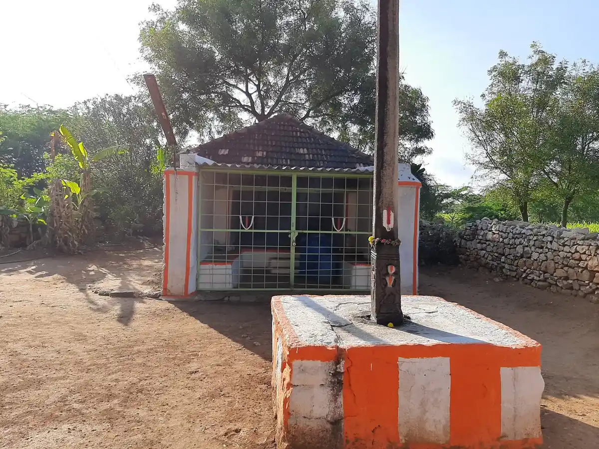 Arulmigu Varatharajaperumal Temple, Valaiayapalayam - 641402 அருள்மிகு வரதராஜப்பெருமாள் திருக்கோயில், Valaiayapalayam - 641402, Coimbatore - Ancient Temple Architecture and History Image 3